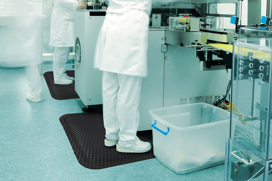 M+A Matting 421 Nitrile Rubber Hog Heaven Anti-Fatigue Mat with Black Border, 5/8" Thick, for Dry Areas